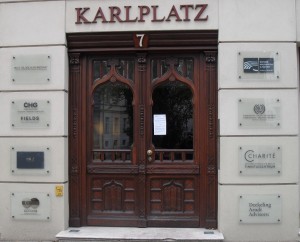 Karlplatz 7 in Berlin. Hier residieren Bohnen Kallmorgen und Parter sowie NTSA Karlsplatz 7 in Berlin. Hier residiert die Agentur BKP und die NTSA