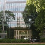 Das Foto zeigt das Gebäude, in dem sich die Büros des Bayer Konzerns in Brüssel befinden.