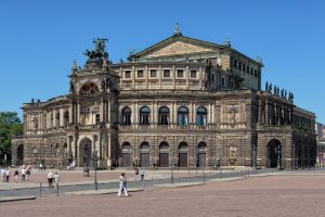 Dresden_-_Semperoper_-_2013