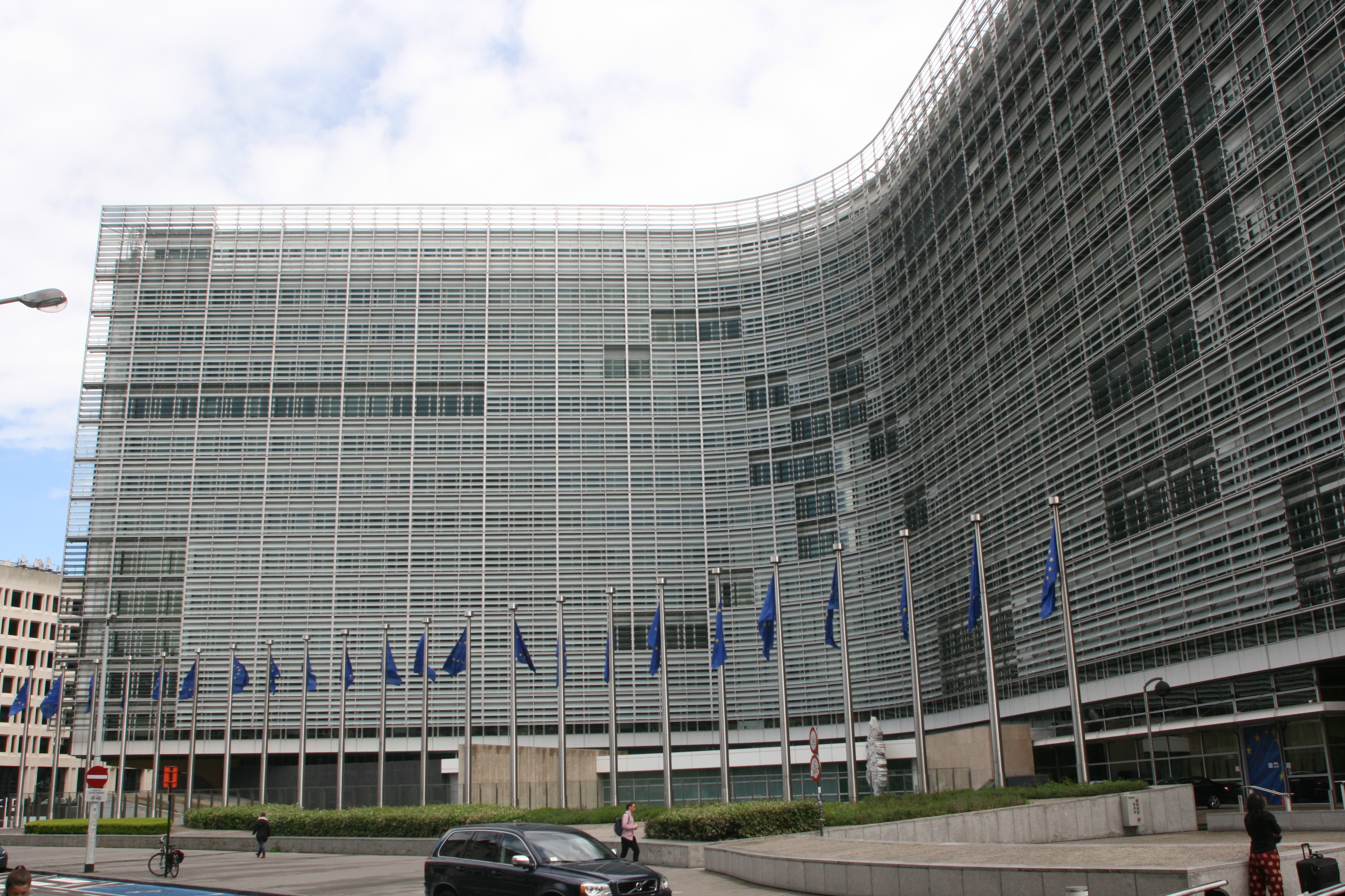 Das Bild zeigt das Berlaymont-Gebäude der EU-Kommission in Brüssel. In diesem Gebäude sitzen alle Komissare mit ihren Kabinetten.
