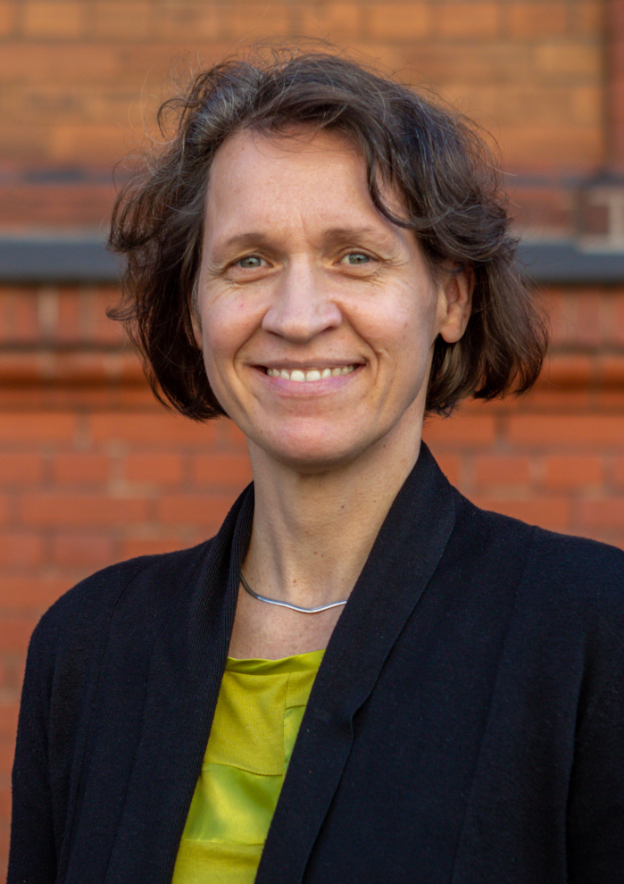 Porträt Heike Dierbach