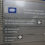 Schild am Eingang mehrerer Direktionen der EU-Kommission in Brüssel