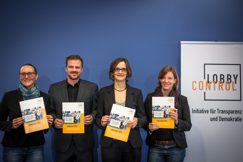 Lynn Gogolin-Grünberg, Timo Lange, Imke Dierßen und Christina Deckwirth (v.l.) bei der Vorstellung des Lobbyreports 2015.