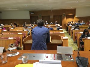 Das Bild zeigt den Saal im slowenischen Parlament, in dem unsere Veranstaltung stattgefunden hat.